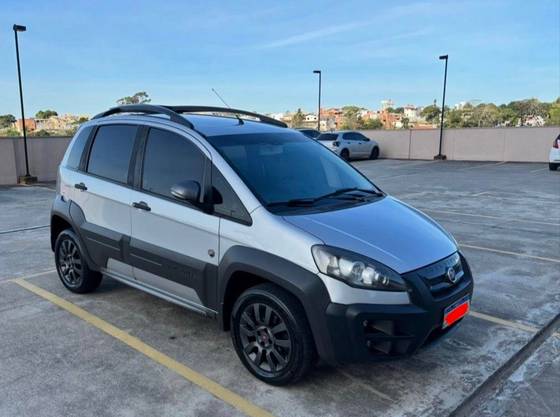 FIAT IDEA 1.8 MPI ADVENTURE 16V FLEX 4P AUTOMATIZADO FIAT IDEA 1.8 MPI ADVENTURE 16V FLEX 4P AUTOMATIZADO